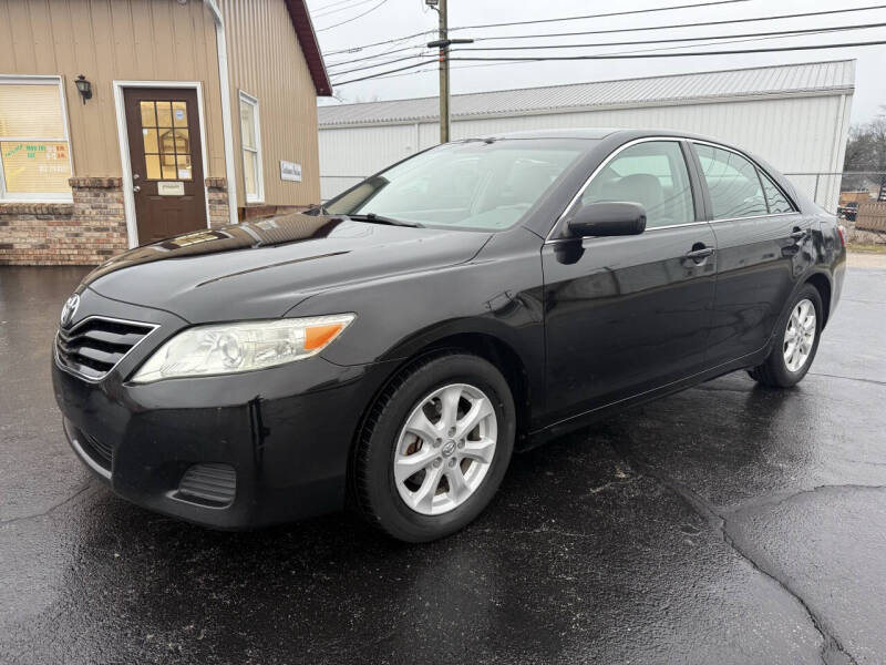2011 Toyota Camry LE's photo