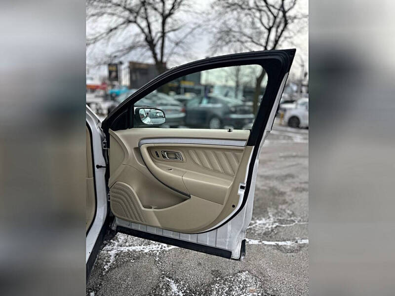 2013 Ford Taurus SEL