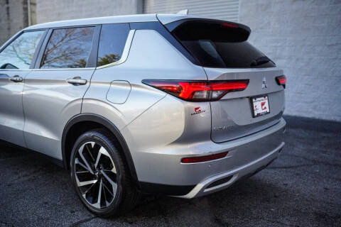 2023 Mitsubishi Outlander PHEV SE