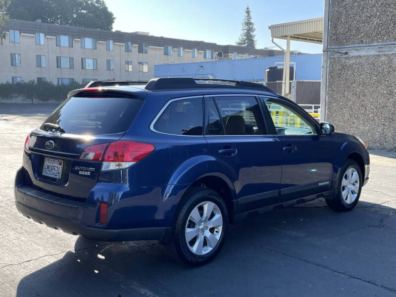 2010 Subaru Outback 2.5i Premium
