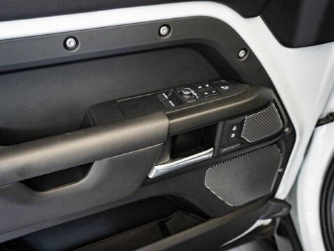 2022 Land Rover Defender 90 V8