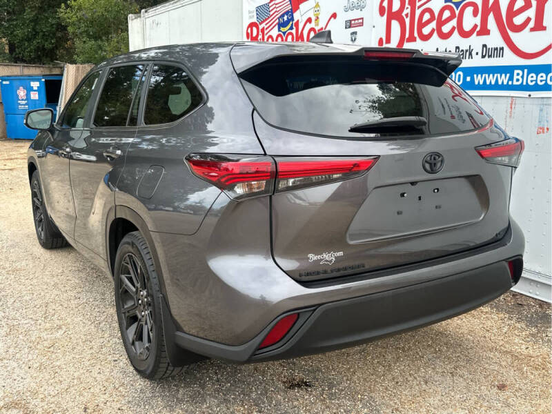 2023 Toyota Highlander LE