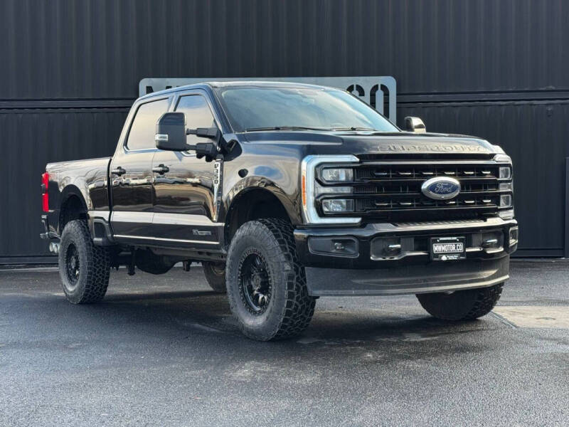 2023 Ford F-350 Super Duty Lariat's photo