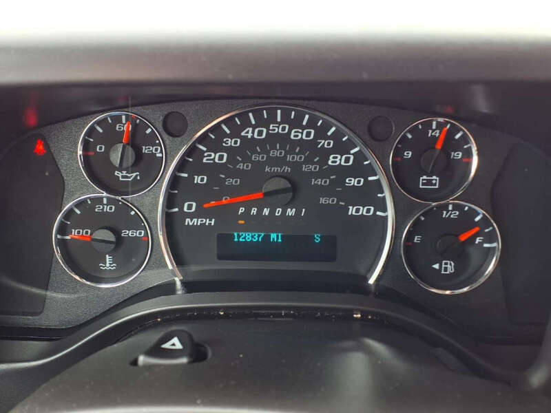 2025 Chevrolet Express LT 3500
