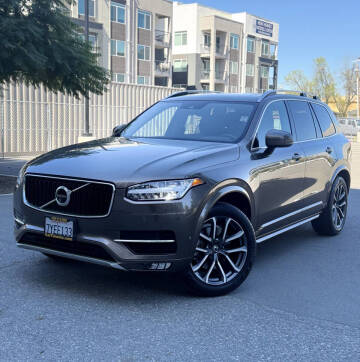 2017 Volvo XC90 T6 Momentum