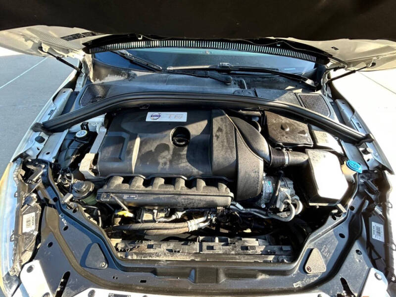 2015 Volvo XC60 T6 Platinum