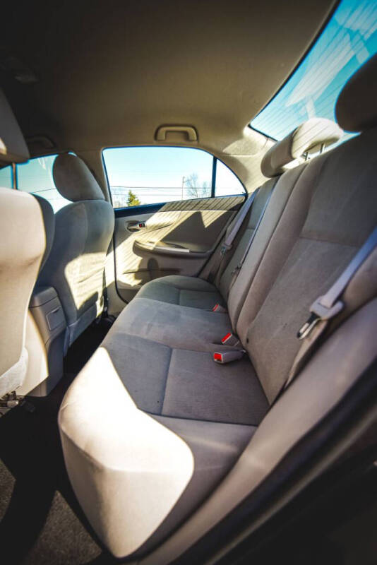 2011 Toyota Corolla LE