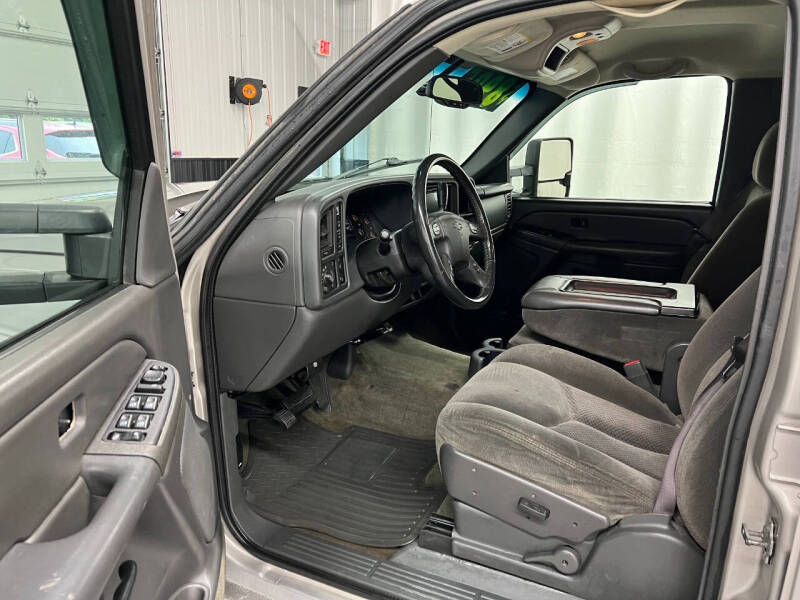 2005 Chevrolet Silverado 3500 LS