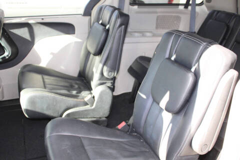 2016 Chrysler Town and Country Touring