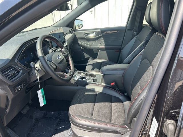 2025 Ford Escape Hybrid ST-Line Select