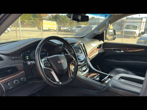 2018 Cadillac Escalade Luxury