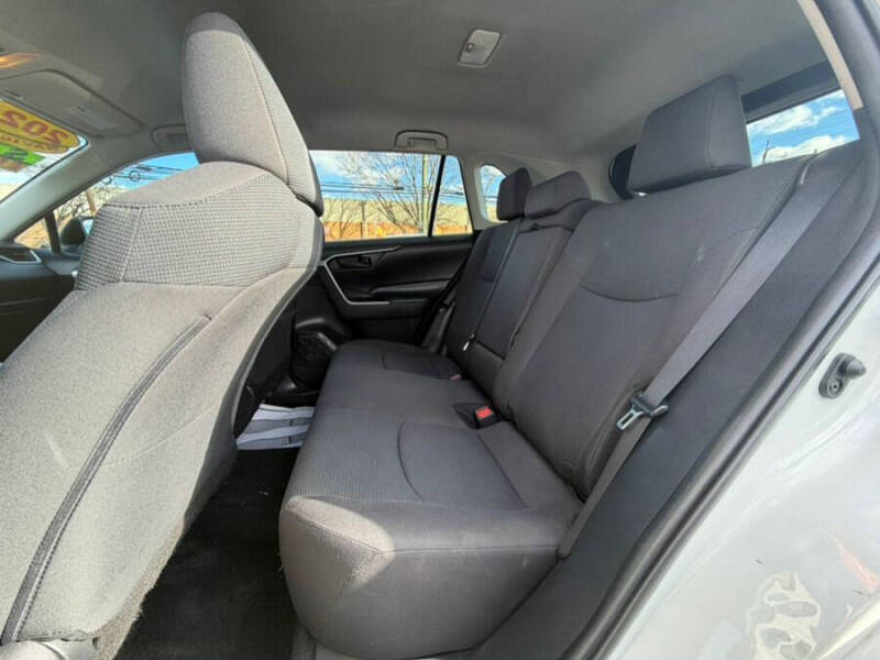 2021 Toyota RAV4 LE