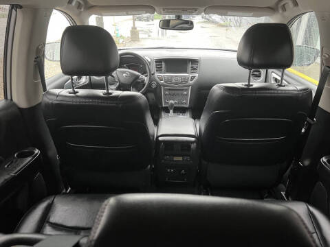 2020 Nissan Pathfinder SL