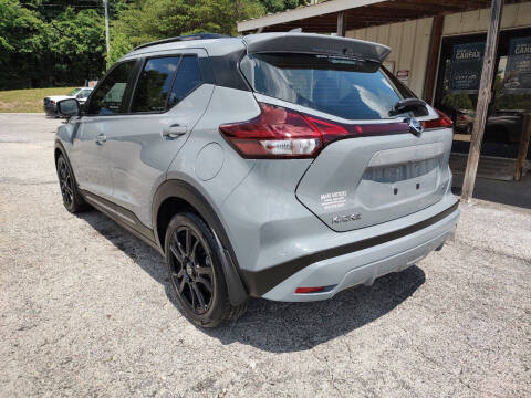 2021 Nissan Kicks SR