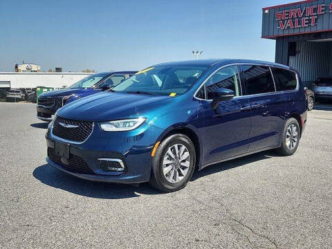 2023 Chrysler Pacifica Plug-In Hybrid Touring L