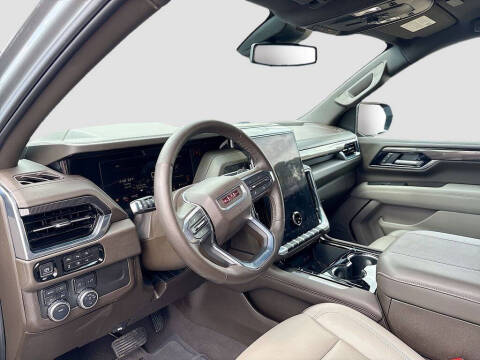 2025 GMC Yukon Elevation