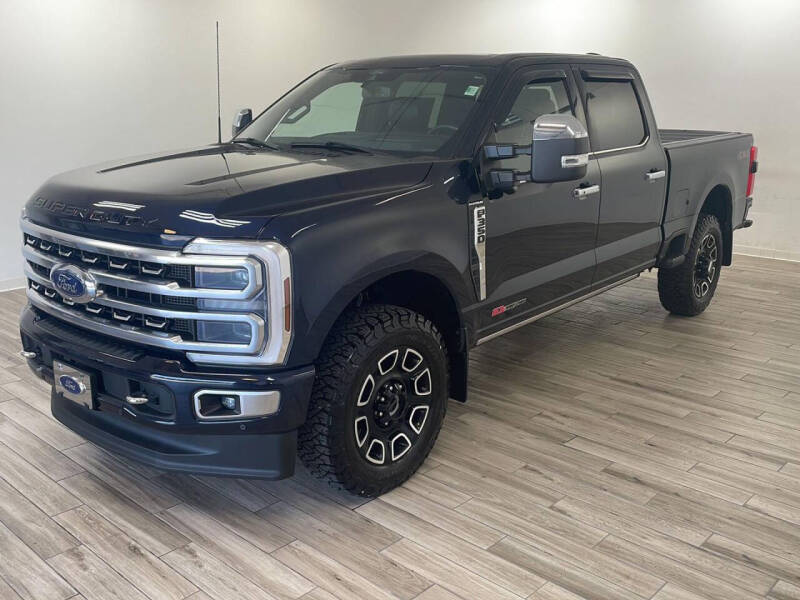 2024 Ford F-350 Super Duty Platinum's photo
