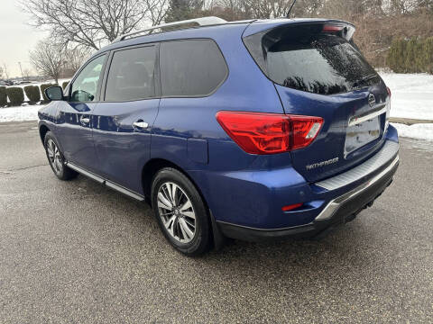 2017 Nissan Pathfinder SL