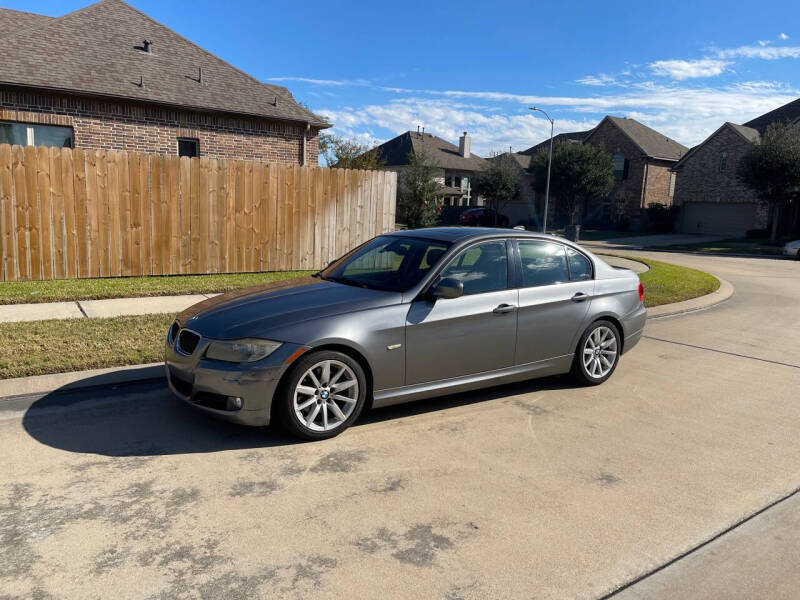 2011 BMW 3 Series 328i photo 2