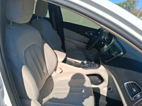 2015 Chrysler 200 Limited