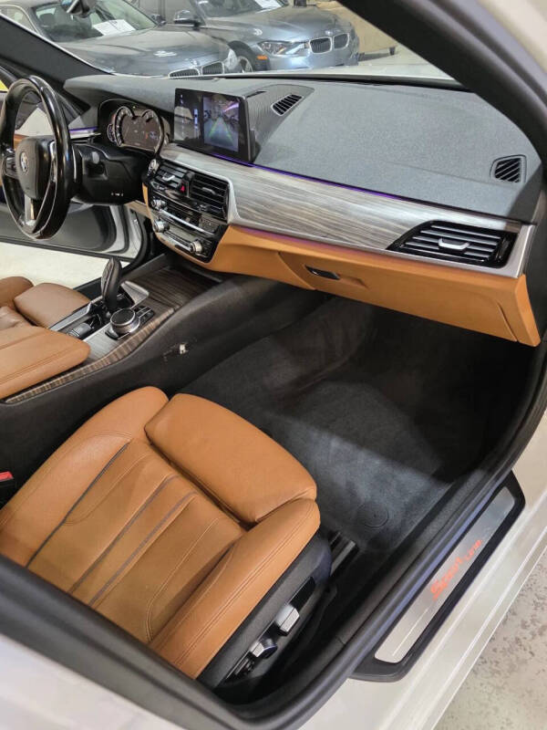 2017 BMW 5 Series 530i