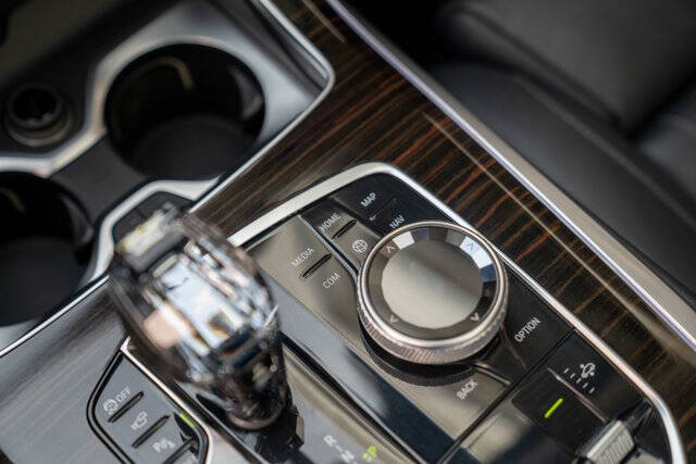 2019 BMW X7 26
