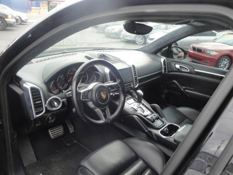 2017 Porsche Cayenne Turbo