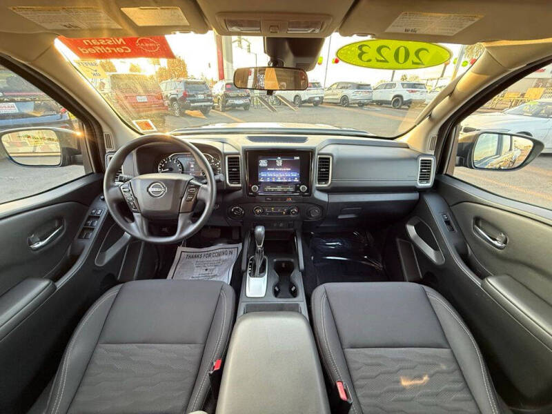 2023 Nissan Frontier SV