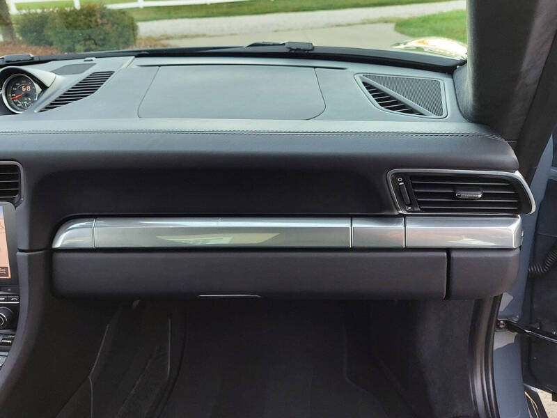 2017 Porsche 911 Carrera 4S