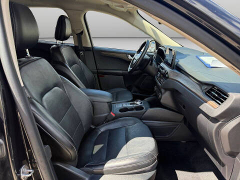 2020 Ford Escape Hybrid Titanium