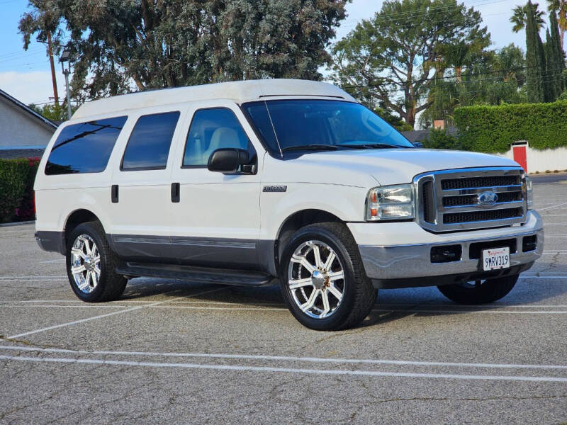 Used 2005 Ford Excursion XLT with VIN 1FMNU40S65EA50104 for sale in Woodland Hills, CA