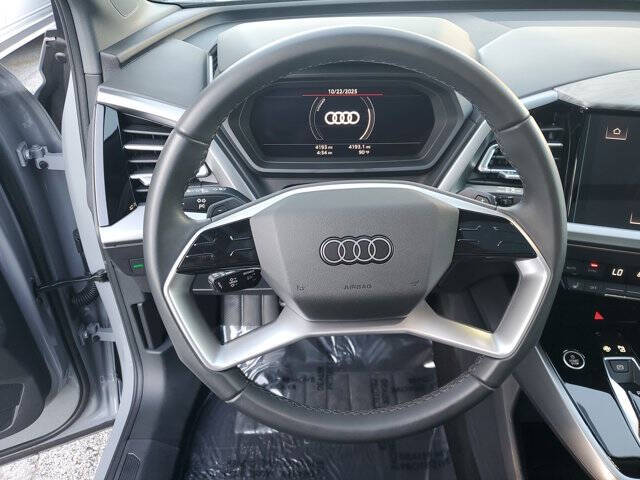 2025 Audi Q4 e-tron quattro Premium 55