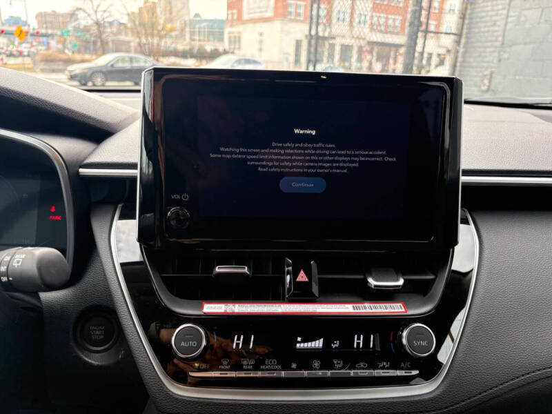 2025 Toyota Corolla Cross XLE