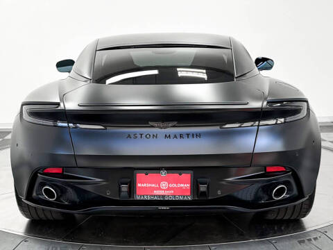 2025 Aston Martin DB12 V8
