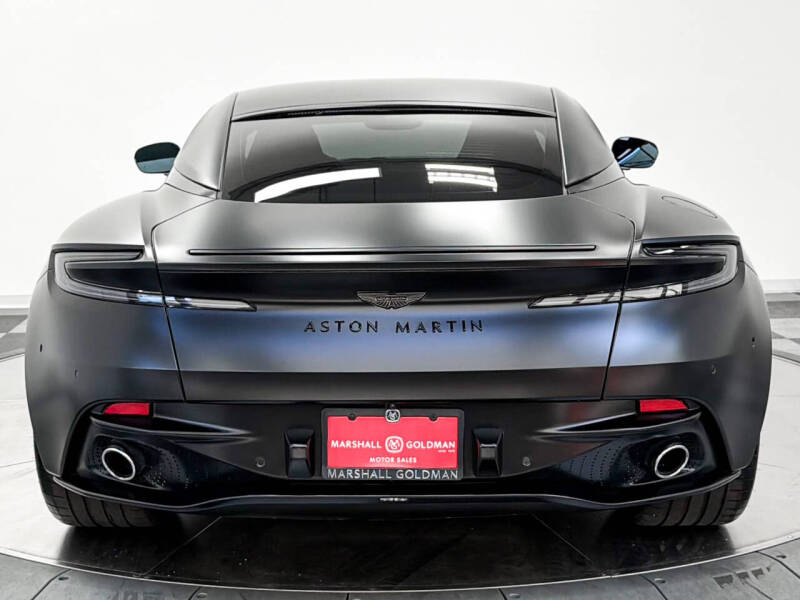 2025 Aston Martin DB12 V8