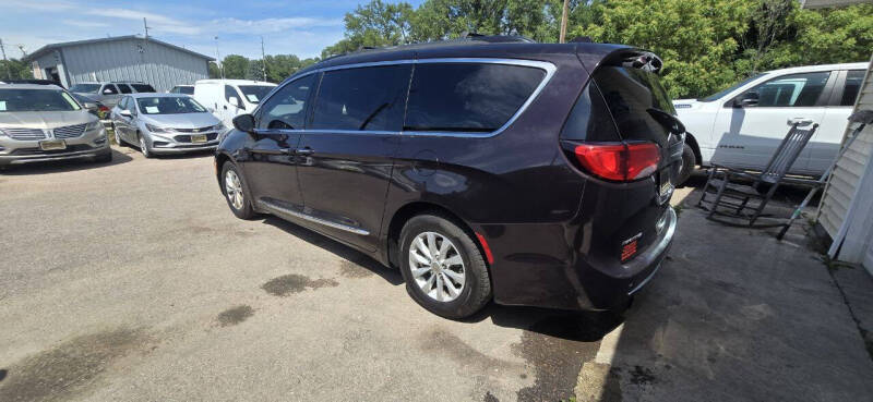 2017 Chrysler Pacifica Touring Plus