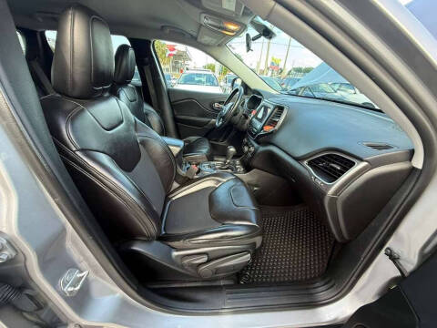 2019 Jeep Cherokee Latitude Plus