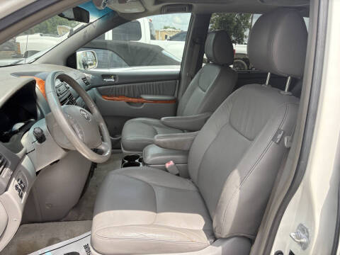 2010 Toyota Sienna XLE