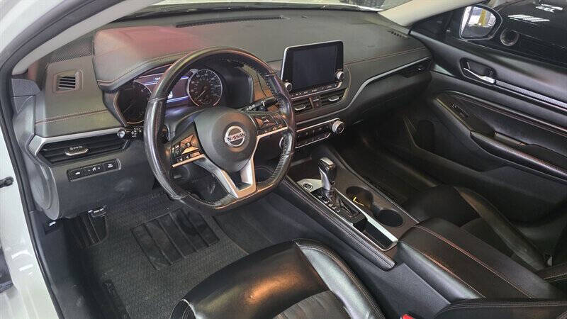 2022 Nissan Altima 2.5 SR