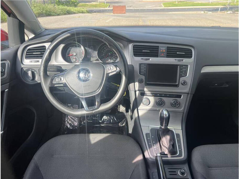 2016 Volkswagen Golf