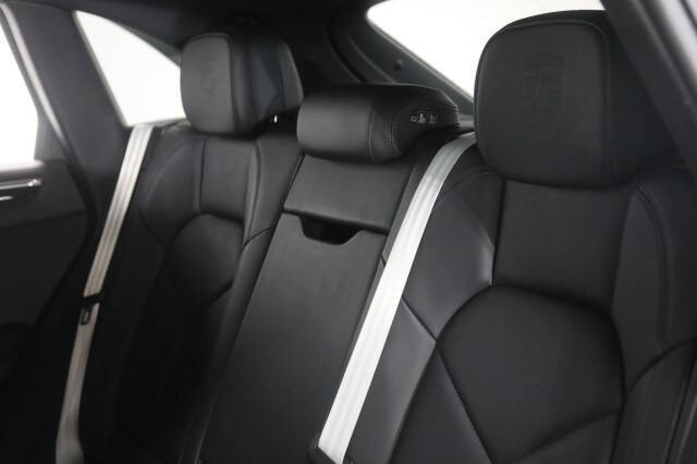 2022 Porsche Macan