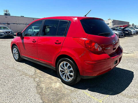 2012 Nissan Versa 1.8 S