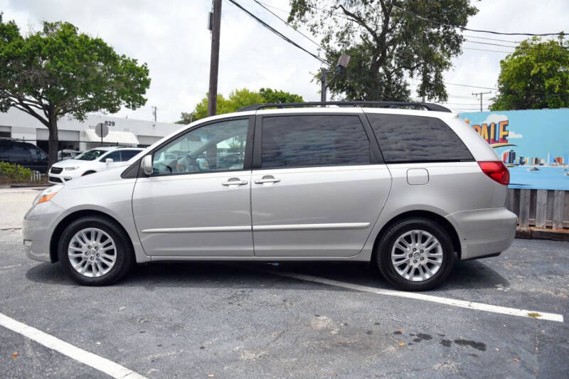 2010 Toyota Sienna XLE Limited