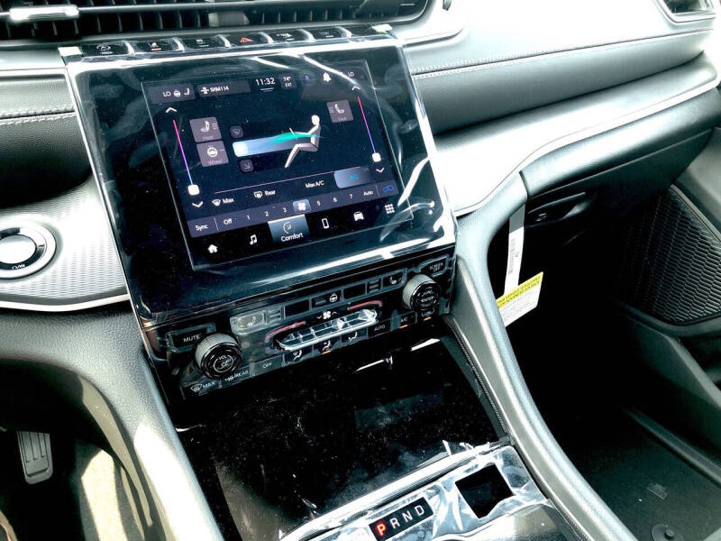 2025 Jeep Grand Cherokee Laredo X