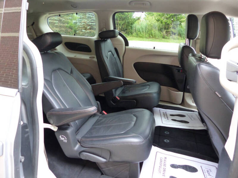 2020 Chrysler Pacifica Touring L