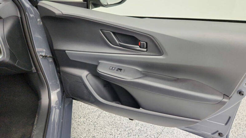 2025 Toyota Prius LE