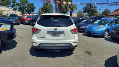 2016 Nissan Pathfinder S