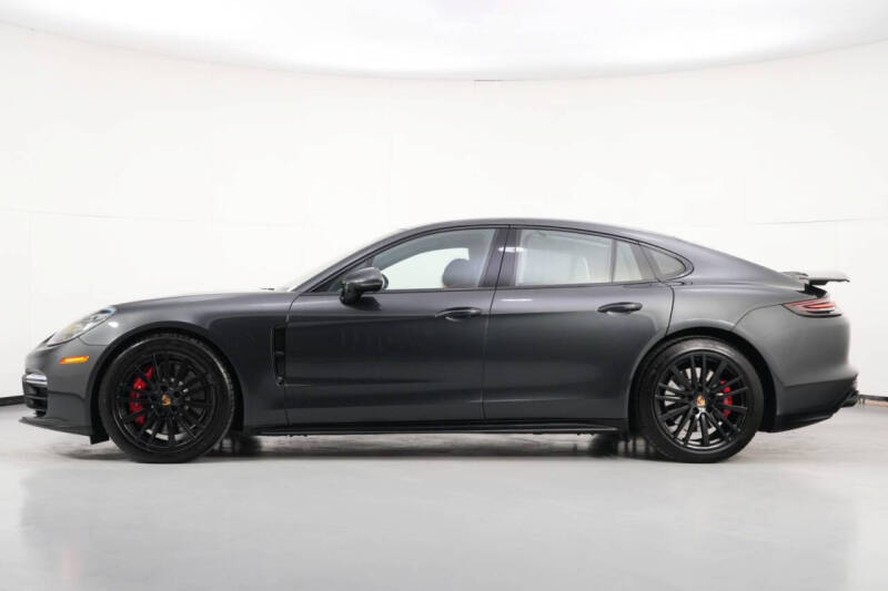 2019 Porsche Panamera GTS