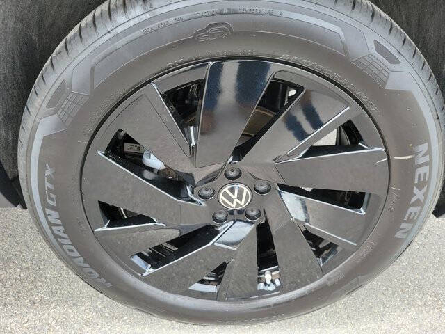 2025 Volkswagen Atlas SE