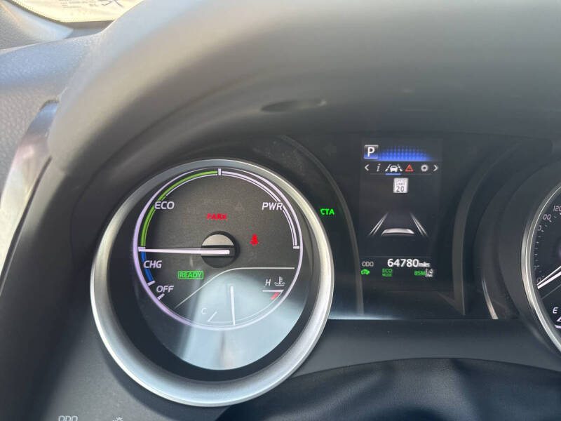 2022 Toyota Camry Hybrid LE